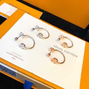 Louis Vuitton LV Edge MM Earrings in Gold  The Accessory Circle – The  Accessory Circle by X Terrace