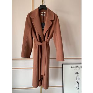Shop Louis Vuitton Classic Hooded wrap coat by ChristelleKindregar