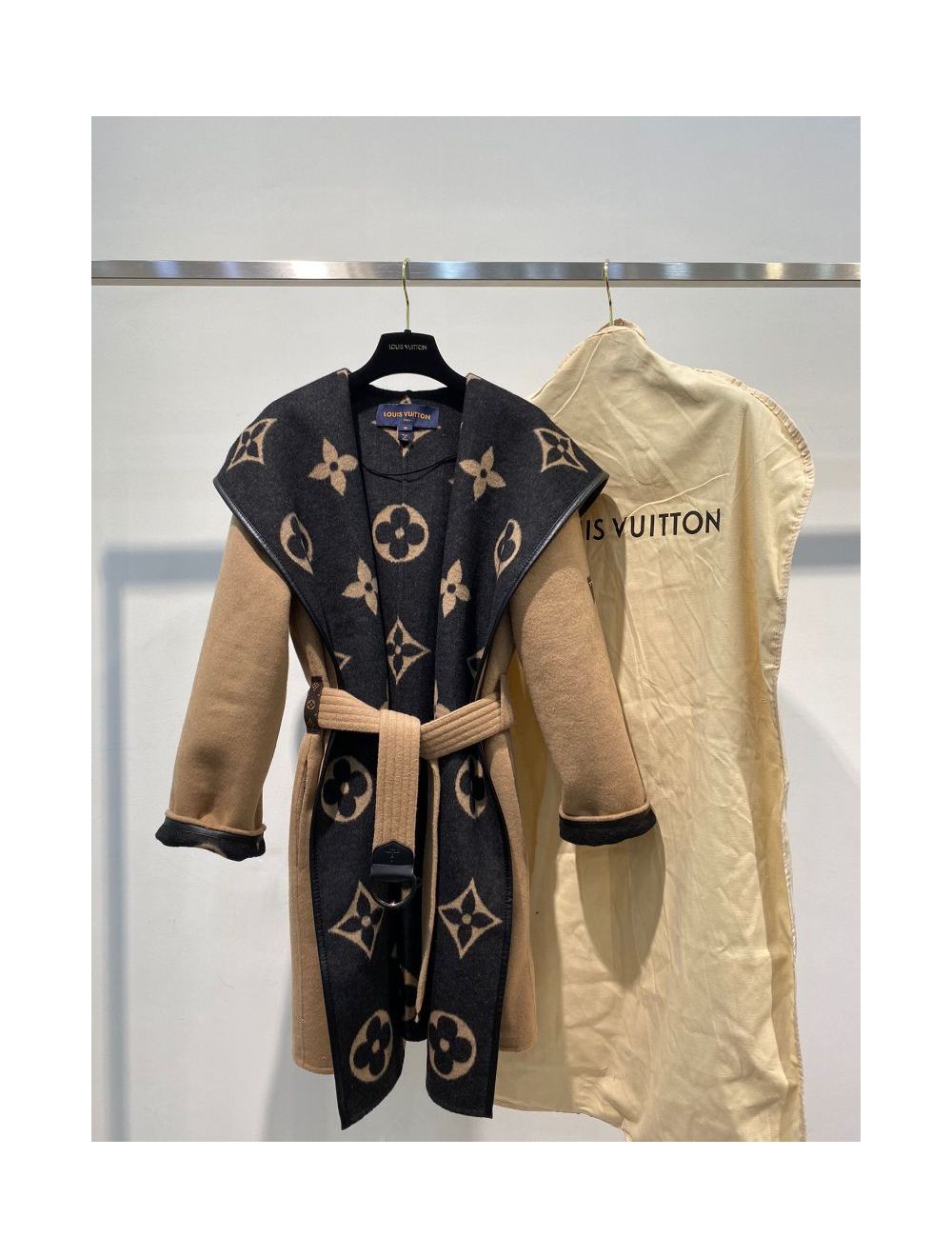 Louis Vuitton Wrap Coat - Ready-to-Wear, LOUIS VUITTON ®